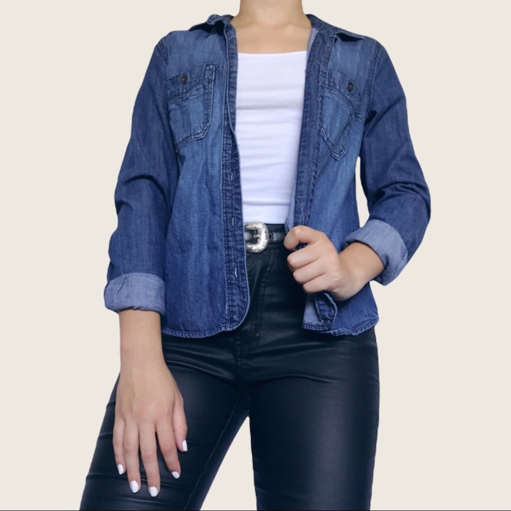 4/$25 Gap chambray button down shirt